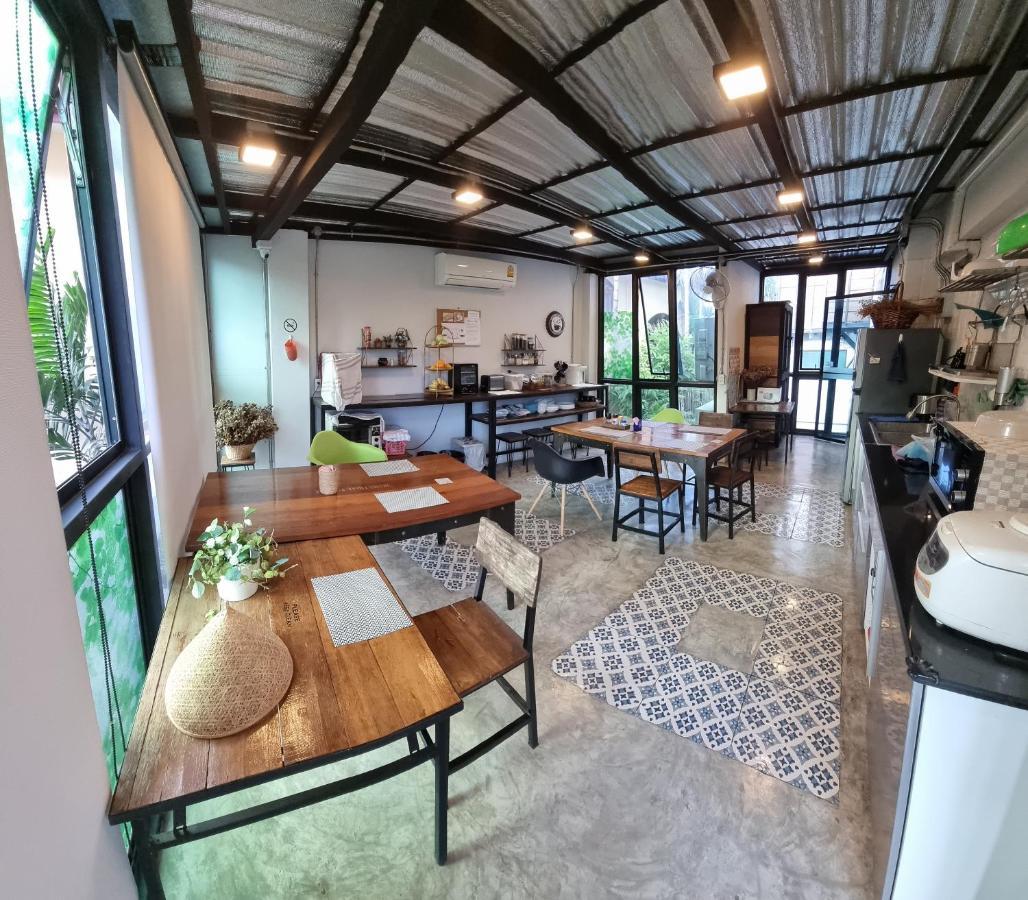 33 Poshtel (Adults Only) Hotel Chiang Mai Luaran gambar