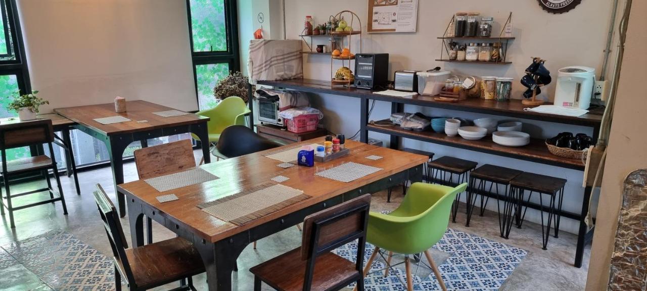33 Poshtel (Adults Only) Hotel Chiang Mai Luaran gambar